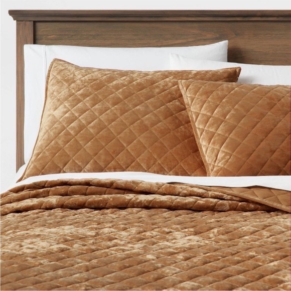 Threshold Bedding Threshold Velvet Diamond Stitch Quilt 2 Standard